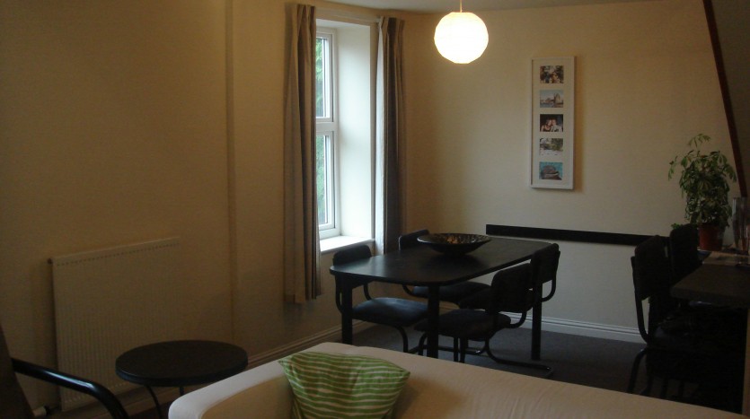 LOUGHBOROUGH APARTMENT DINING ROOM FOR STUDENT